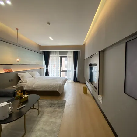 Gemini Hotel (Xinxiang Baolong Plaza)