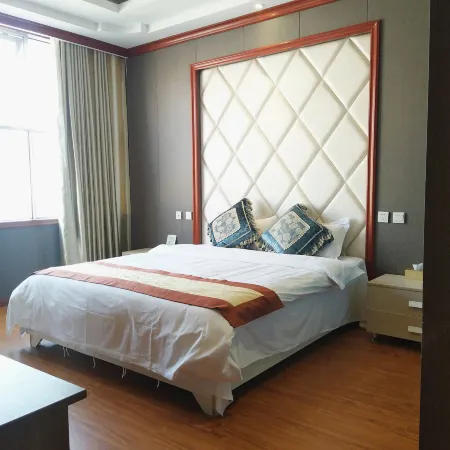 Fenggang Huasheng Pearl Hotel Отели рядом с достопримечательностью «Пейзажный район чайного моря»