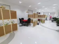 Zhongxian Xiangshan Bridge Forest E-sports Hotel - Pysäköinti