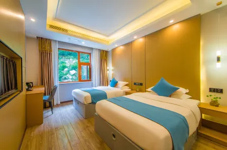Floral Hotel·Yangdong Fanzhihui Hotel (Jiuzhaigou Visitor Center)