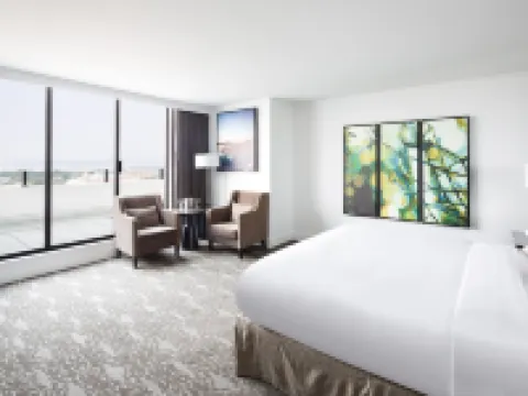 DoubleTree by Hilton Hotel & Suites Victoria Hotels in Victoria