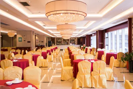 Grand Garden Hotel Отели рядом с достопримечательностью «Shaoguan Zhongshan Park»