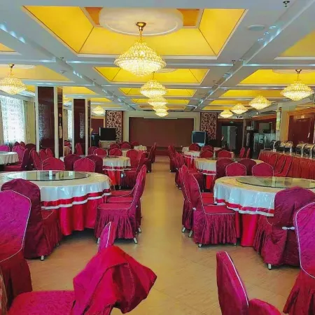 Urumqi Runhua Hotel