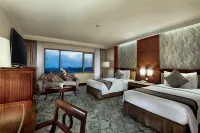 Aston Tropicana Hotel Bandung Hotel dekat Jl. Cihampelas