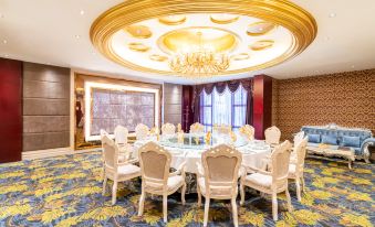 Qingyang Xiongyue Grand Hotel (Municipal Government Dongfang Lijingmao)