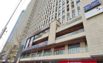 1. Jiuyue H..