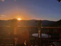 Ziyun·Sunrise Mountain House (Longji Terraces Jinkeng Observation Deck)