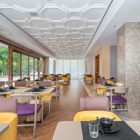 Vienna International Hotel (Guyi New Town Wine Street)
