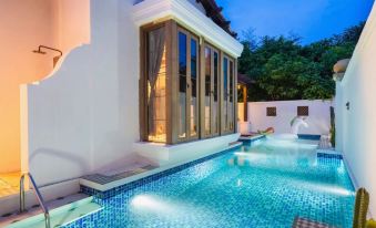 Sanya Haitangwan single-family pool villa