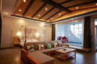 Maple Leaf Guesthouse - พร้อมระเบียง