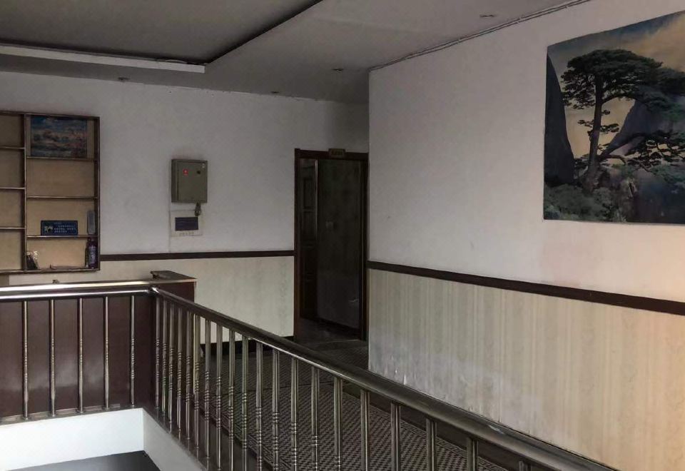 Longxiang Hotel