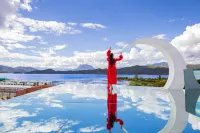 Lugu Lake Front Lake·Yueyao Lakeview Resort Hotel Hotels in Ninglang