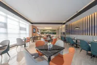 Inzone Garland Collection Hotel (Guan County Guanyichun Road) - sarapan