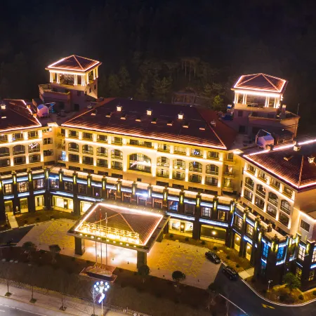 JUNLIN.CRESCENT BAY HOTEL