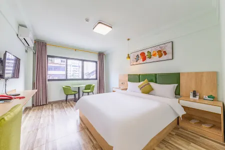 Luya Hotel (Suining Central Business District Pedestrian Street) Отели рядом со станцией Suining Railway Station