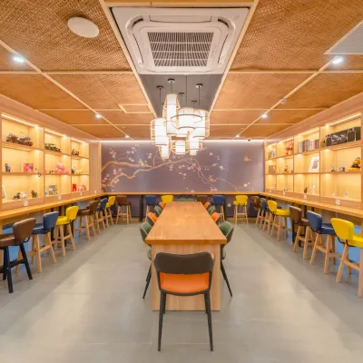 STAR HOTEL (Shanghai Hongqiao Weining Road Subway Station) Hotel dekat Stasiun Metro Weining Road