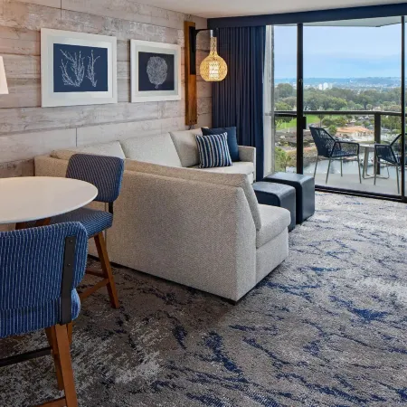 Hyatt Regency Mission Bay Spa and Marina Отели рядом с достопримечательностью «Пляж Мишен-Бич»