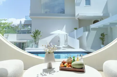 Water flows in moon Hotel Hotels in Erhai Park