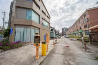 퍼스트 미트 - 주차장