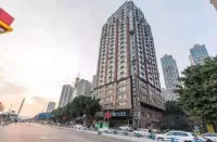 瓶子小屋江景主題民宿（解放碑洪崖洞店）