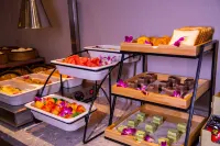 G Joyful · Yinjian Hotel (Kunming Nanping Pedestrian Street Daguanzhuanxin Farmers'Market)