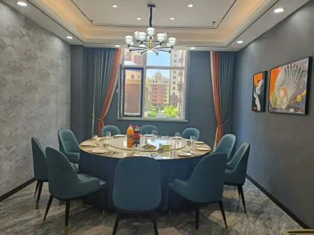 Peak Pai Intelligent Hotel Отели рядом с достопримечательностью «Siliangqizi Qubbah»