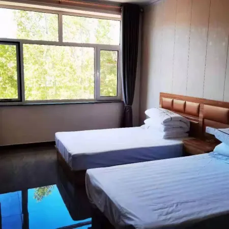 Fengning Xiaohong Manor