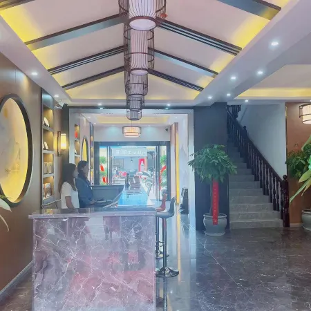 Lancang Yaliang Hotel