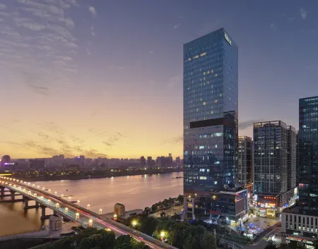 Hilton Zhuzhou Отели рядом с достопримечательностью «Shifeng Park»