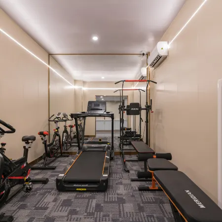 Dequan Luxury Hotel (Chaoyang Railway Station Shilipu Subway Station Branch)