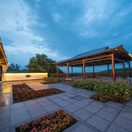 Jingbo Lake Nashan Nashui Hotel