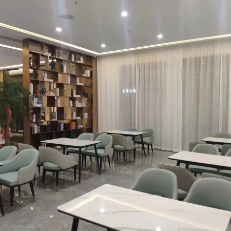 Junyi Hotel