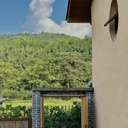 Longnan Zhixi Valley Tea House B&B