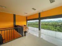 RedDoorz @ Jalan Raya Kuta Lombok Mandalika Hotels in Sengkol