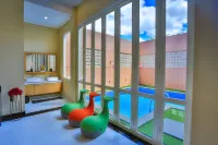 The Horizontal Hotel Pacitan Hotels in Pacitan