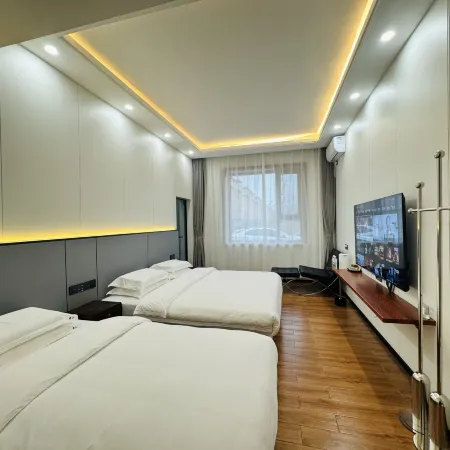 The Root River And the Mountain Hotel