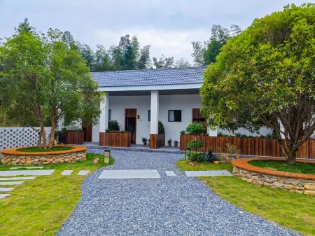 Chongyi Shangbao Titian Chayun Chinese Inn Отели в г. Чуни