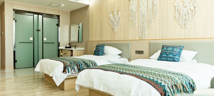 Burzin slow down and pick up a B&B โรงแรมในปู่จิน