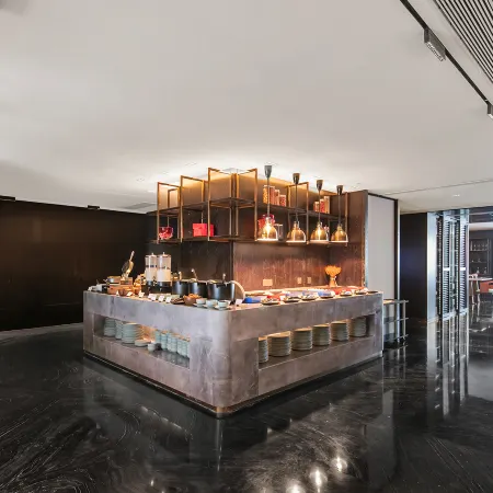 PARK PLAZA