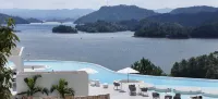 YuYan - Lake View Boutique Hotel - สระว่ายน้ำแบบอินฟินิตี้