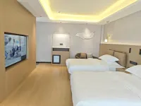 半山見湖溫泉民宿