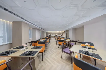 Vienna International Hotel (Chongqing Wanzhou North Station Square Branch)