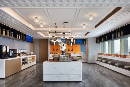 No.1391 Honggu Middle Blvd, Honggutan District, Nanchang, Jiangxi Province, China Отели рядом с достопримечательностью «Qiushui Square»