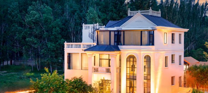 Yun Yin Li · Dream Designer Aesthetics | Hotels in Tekes County
