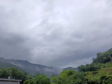 Qingfeng Yaju Homestay Отели рядом с достопримечательностью «Baishishan World Geological Park Museum»