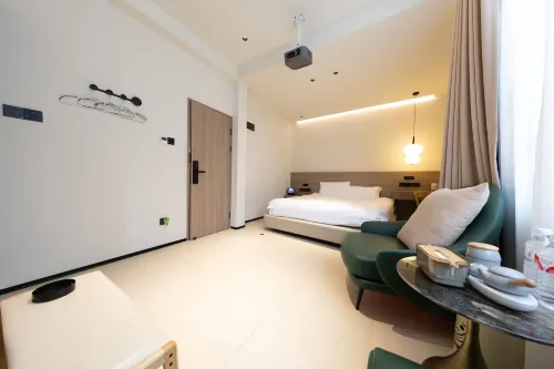 Dai yin liang. Qixing Homestay (Zhangzhou Ancient City Store)