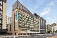Hanting Express Hotel (Zhuhai Lovers Middle Road Sun and Moon Shell Grand Theater) - parking