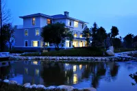 Jiayushan Lake Hot Spring Resort Hotel Hotels in Jiayu