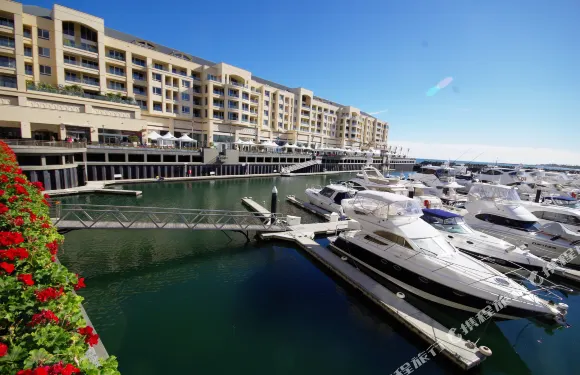 恩塞納達汽車套房旅館