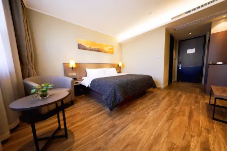 Homeinn Plus Hotel (Bengbu City Government Railway Station) Отели рядом с достопримечательностью «Anhui Vocational College of Electronics and Information Technology»